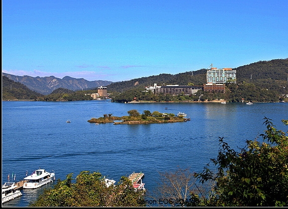 探索我的世界与完美世界，体验生存之旅