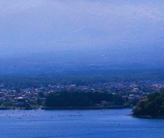 理想小屋与城市融合记：创意画展示人们心中的完美居住与和谐宜居城市设想