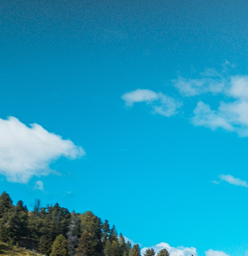 鸿星尔克运动鞋广告