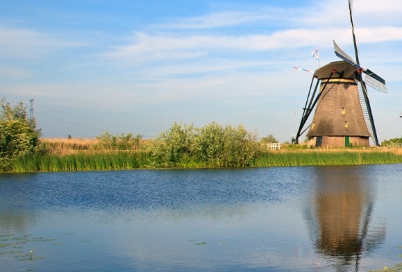 河南省电子科技学校校长