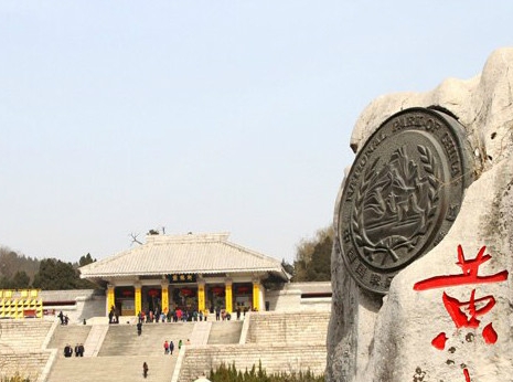 世界四大吝啬鬼：谁是这些极品抠门人物？探寻他们的故事与传奇简介