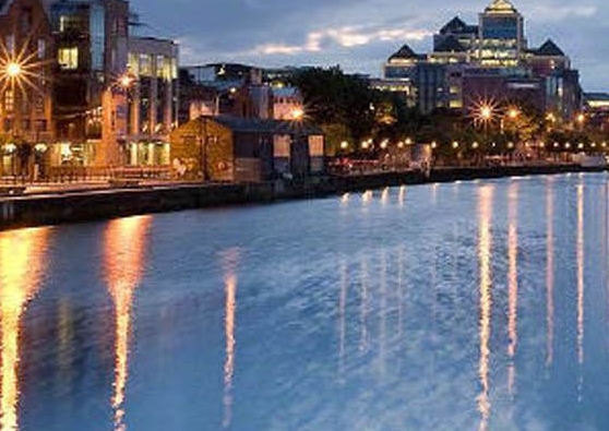 两江新区产业促进局局长