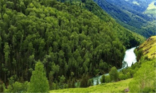 三小米8透明版就是探索版吗