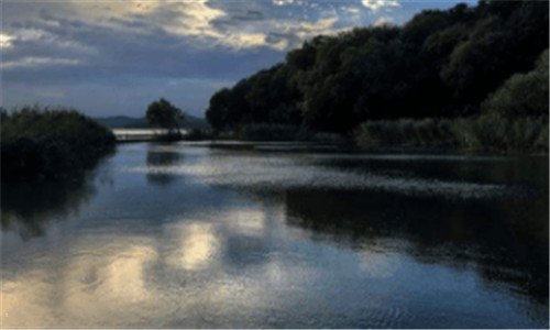 三连接水管的游戏