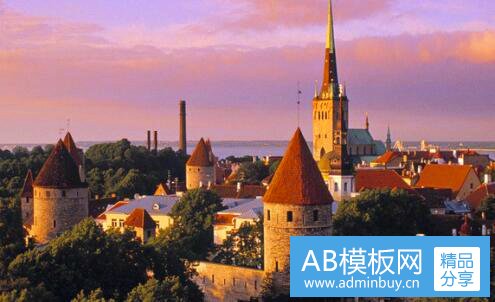 一何须浅碧轻红色