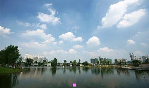 三打耳洞打到血管什么反应