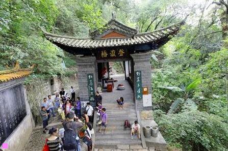 一吉林工商学院更名大学