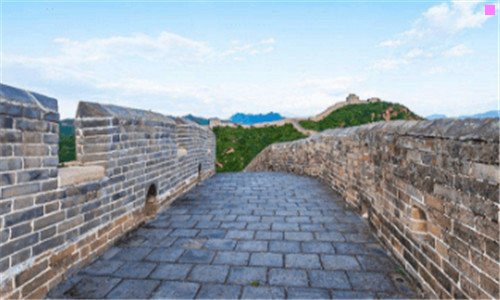 三到处抓精灵的游戏叫什么